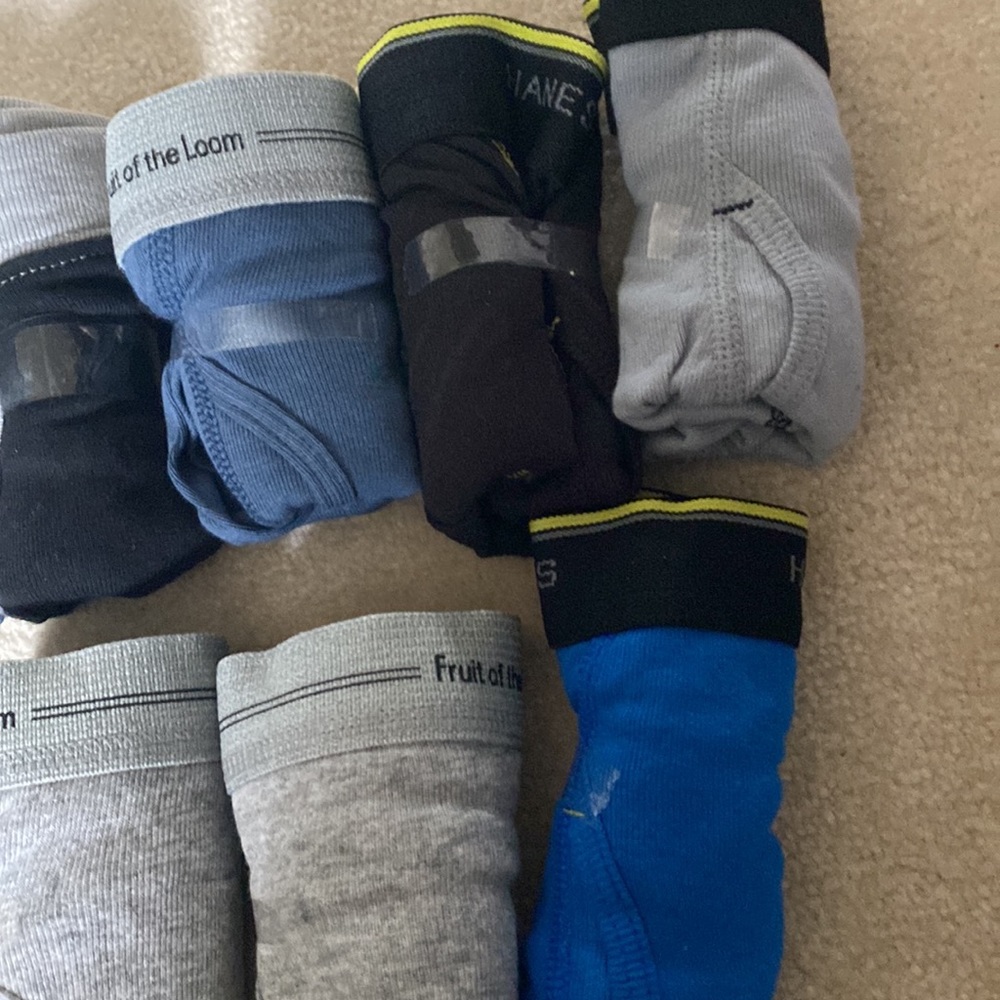 NIP Hanes 3-pak boy’s briefs plus 7 pair still new & banded - Picture 4 of 4